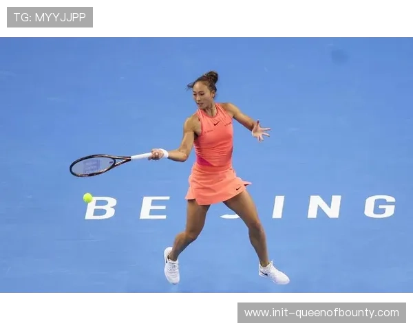 郑钦文中网首秀气场全开,训练场至赛场持续引爆氛围 郑钦文中网首秀气场全开,训练场至赛场持续引爆氛围