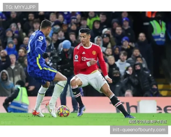 特写：穆西亚拉在右路连续晃动后送出倒三角传球，助攻队友得分