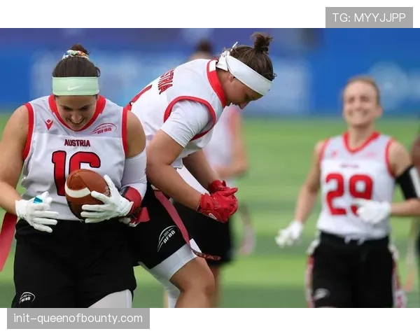 超级橄榄球W联赛：布鲁比女子队大胜，核心球员埃文斯单场达阵三次